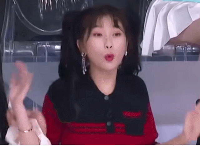 拿了杨超越剧本,这位富二代傻白甜真的火了…|富二代|护士长|虞书欣