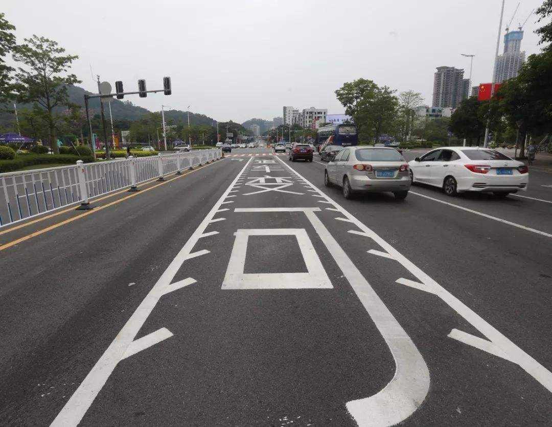 不知道"锯齿车道"怎么开?弄不好就被扣分罚款