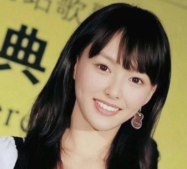 唐嫣旧照被疯传,当看清原相机里的她,才明白为什么能演傻白甜