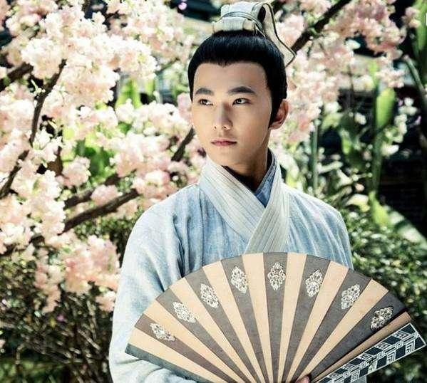 不是谁拿扇子都帅这些男星的古装配扇造型好看的不多