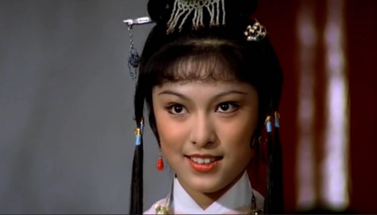 红楼梦》中的薛宝钗,而扮演林黛玉和贾宝玉的分别是张艾嘉和林青霞,都