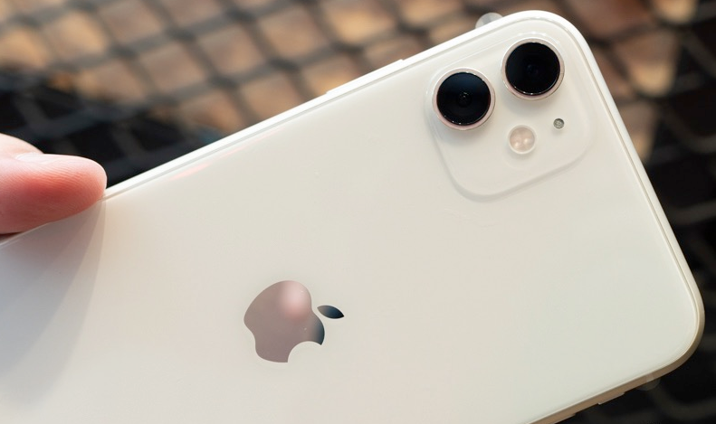 大屏版iphone 9 plus在ios代码中再获确认,想念touch id吗?