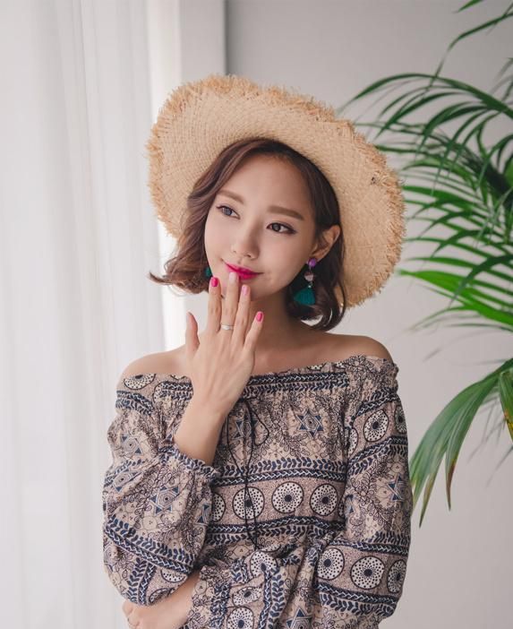 你或许会注意到别的女孩子的美丽漂亮,到这在你眼里都不及她