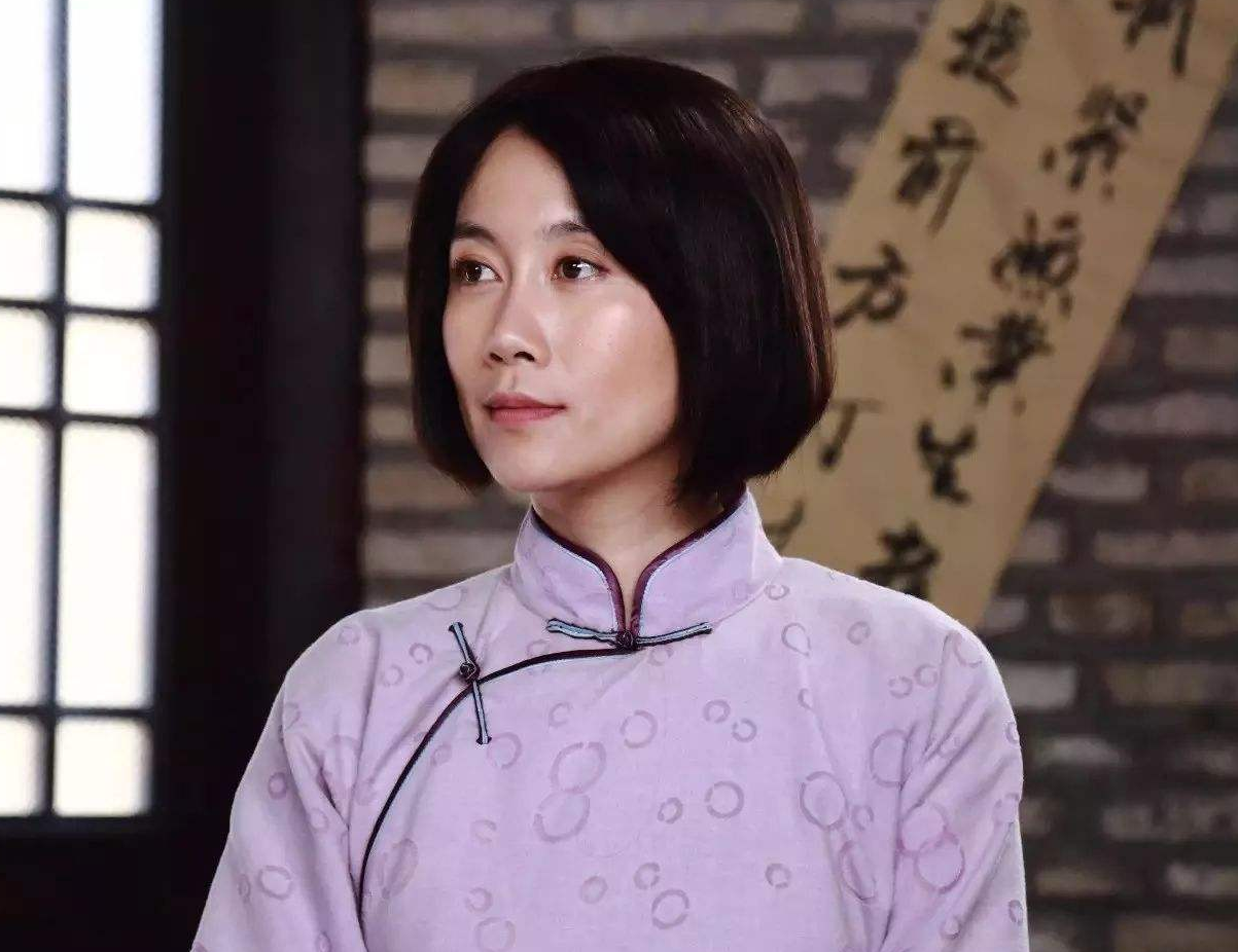 她出道17年几乎无绯闻,年过40却仍单身,网友:出淤泥而不染