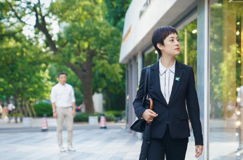 安家:房店长护夫!观众却被老油条的这句话惹怒,喊话编剧快道歉