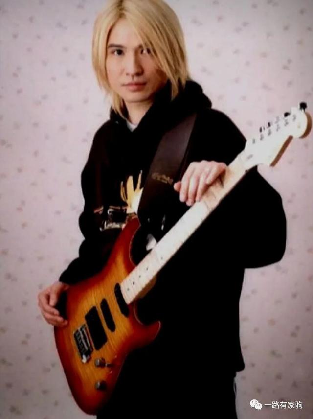 叶世荣:遭逢三次至暗时刻,他依然抬头笑对人生