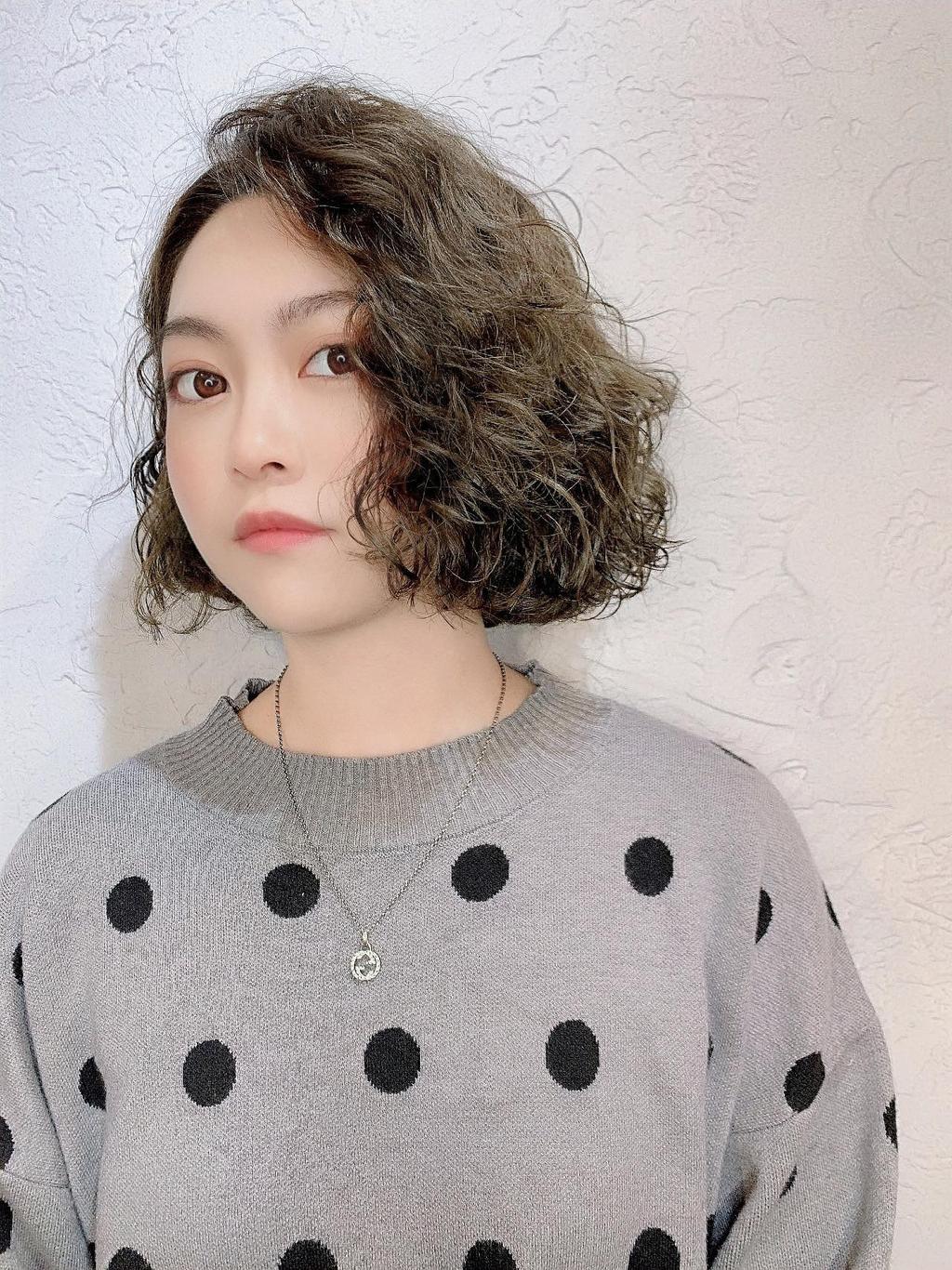 头发粗硬原因解析 改善发质实用方法