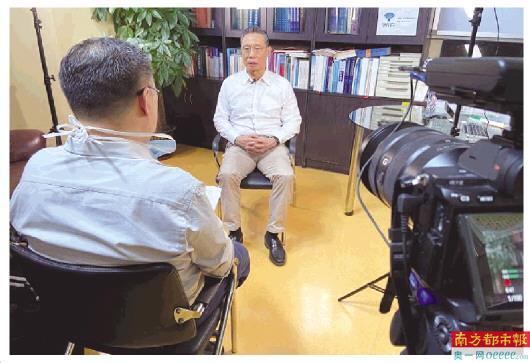钟南山回忆如何找到新冠肺炎人传人证据