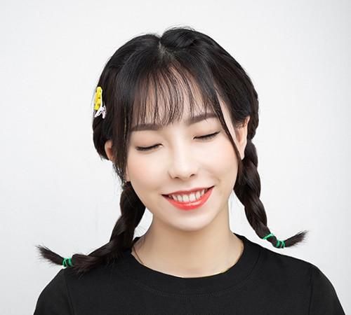 俏皮的双麻花辫,真的是太可可爱爱了