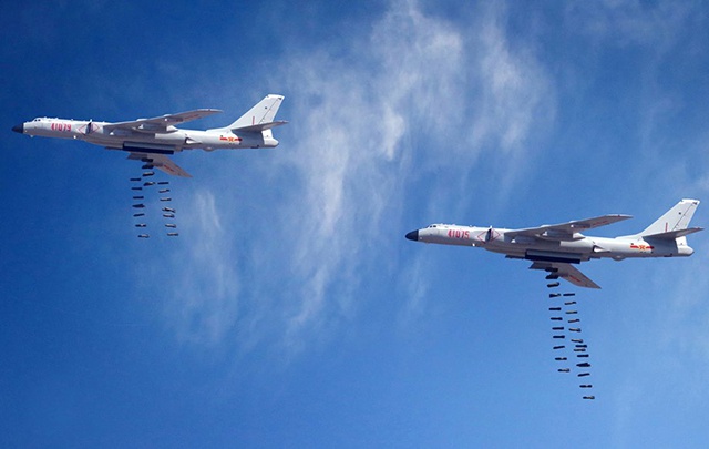 为什么轰-6k轰炸机载弹量只有12吨 和歼-16相当?网友表示看不懂