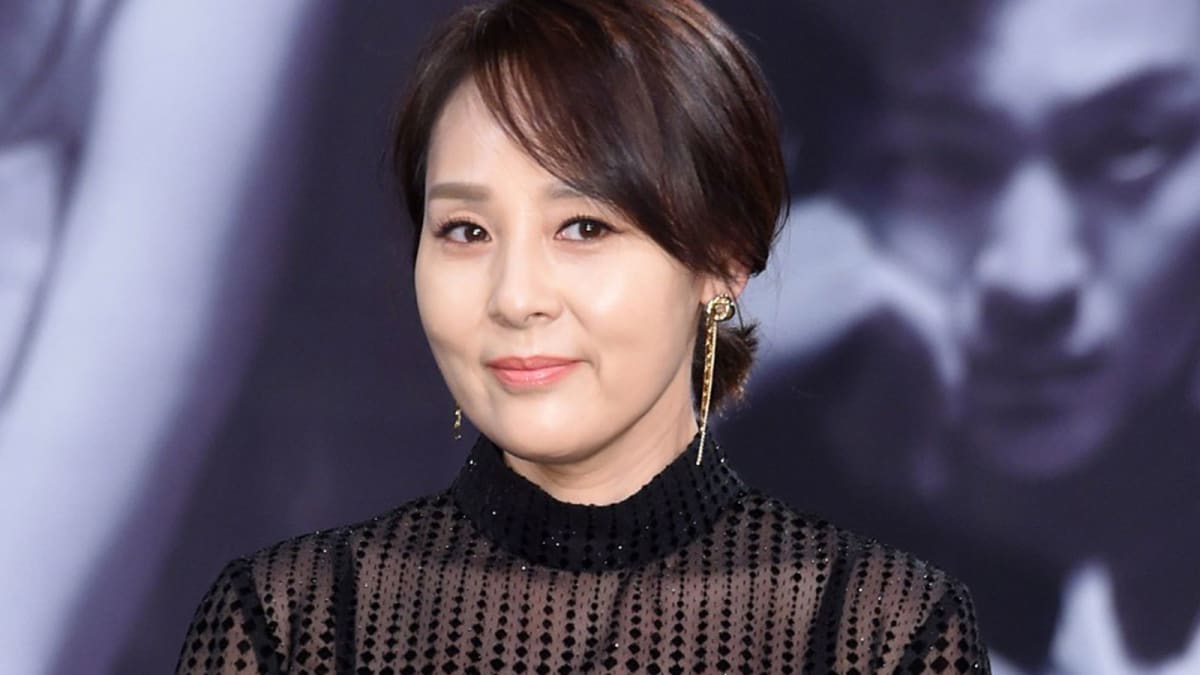 全美善遗作将上映,金昭訚忆"妈妈"泪洒记者会