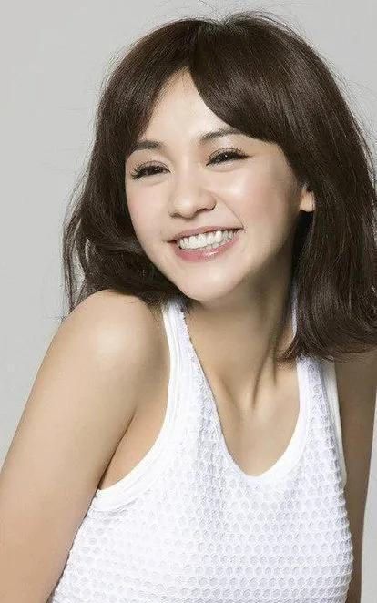 娱乐圈长相甜美笑容甜蜜的6位女星,她们谁最笑起来漂亮动人?