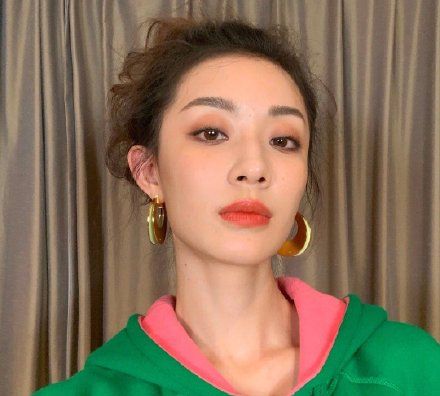 网曝刘昊然前女友是孙佳雨,就是安家里的朱闪闪
