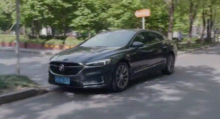 里面角色的座驾也很有讲究-新浪汽车