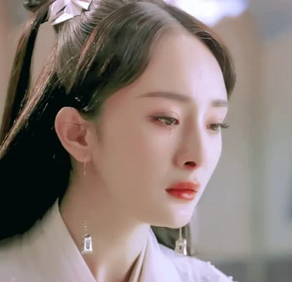 这位女明星,竟然因为"哭得好看"上了热搜