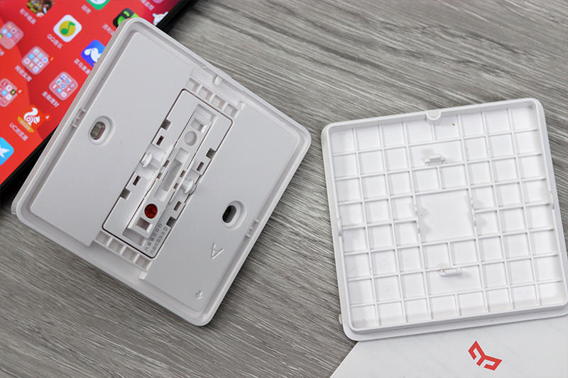 都换智能灯具了还留着传统墙壁开关yeelight凌动开关体验