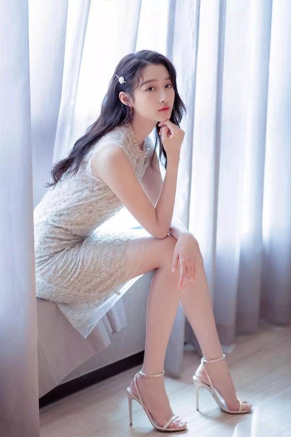 被女孩视为腿精的女星郑爽第八迪丽热巴第二关晓彤排第几