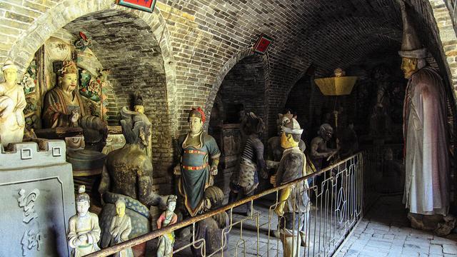 山西临汾最奇怪的庙地下就是十八层地狱门口对联都吓人