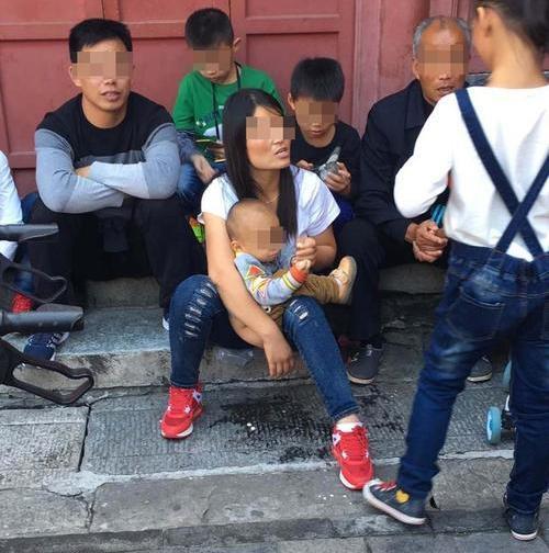 家长给孩子把尿会对孩子造成伤害给孩子把尿要注意5个事项