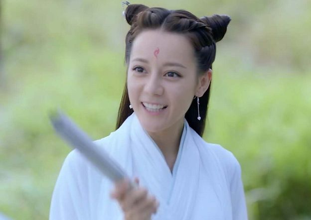 当女星遇上"牛角包"发型,杨紫清新,谭松韵俏皮