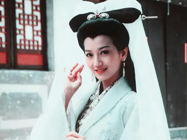 三,两个贵人～白素贞前世的小牧童,白蛇和捕蛇人了却了宿世恩怨,最终