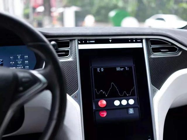 买车还送游戏机，这3款车机让你坐车里就能畅玩游戏！