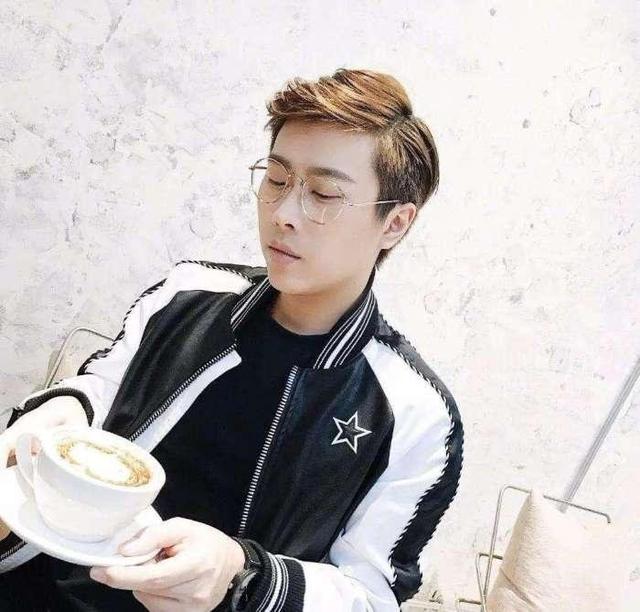 卢本伟2号承认模仿卢本伟:直言直播没模仿,但是视频模仿了|卢本伟|卡