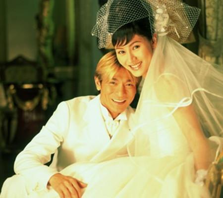 天王刘德华妻子朱丽倩婚纱照美极了难怪一直不公开