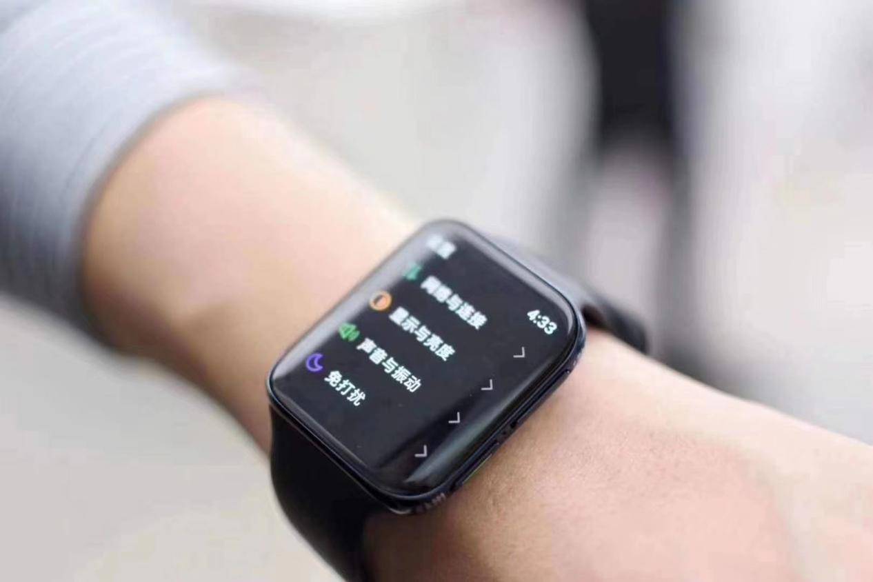 售价1499元新一代oppowatch正式与iphone同台竞技