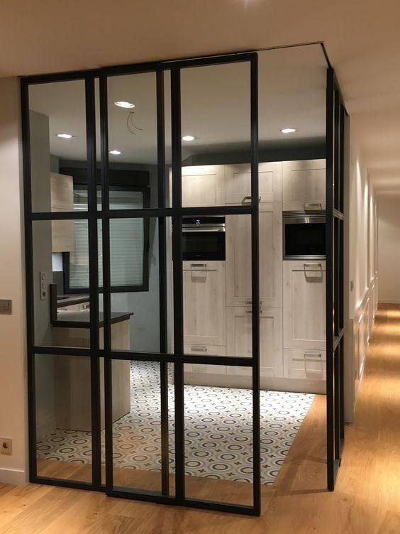 头次见到这样的厨房门,隐形实用还好清洁,等有房了就照着这么装