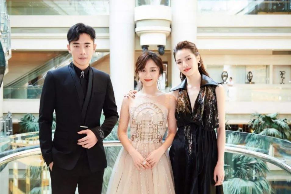 谭松韵新作搭档罗晋上演三角恋关系!一看剧情:得赶紧设防