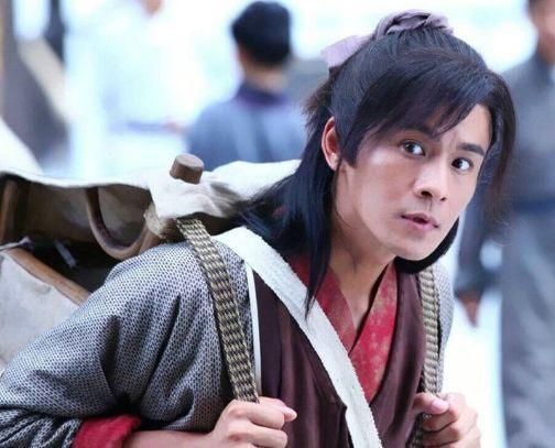 他是最功高震主的大将,别人告他谋反,皇帝笑着说:他不可能!