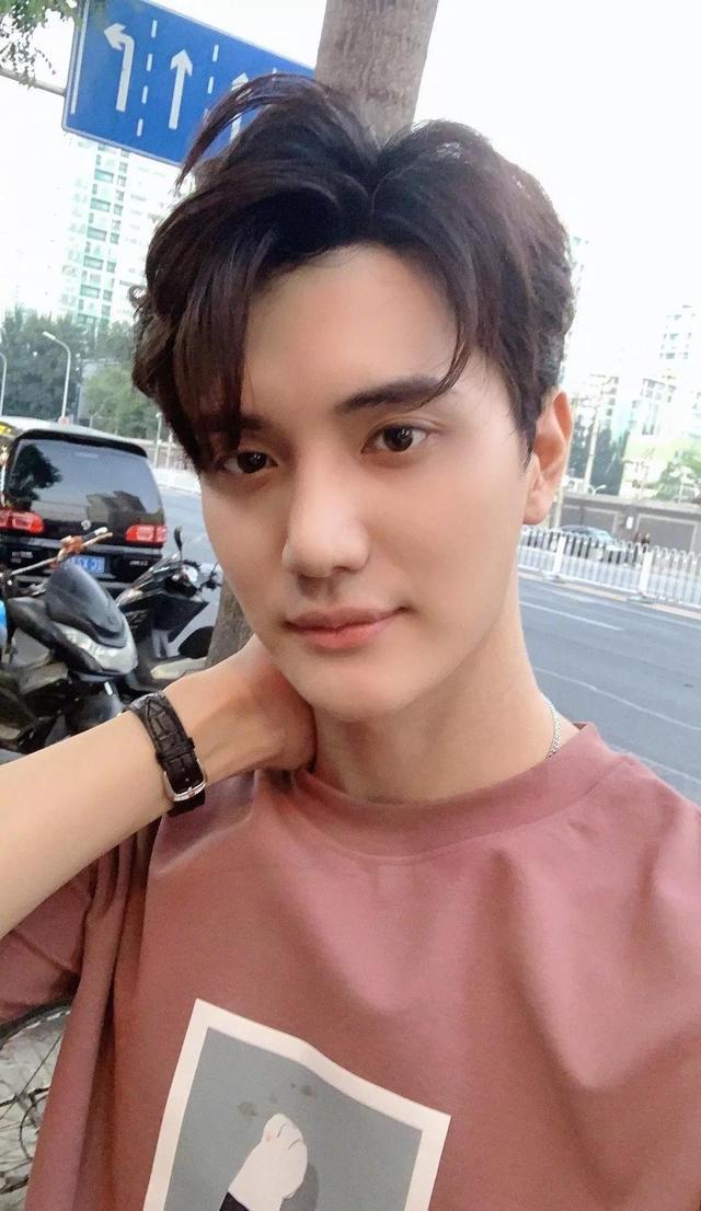 互撕竟然牵出大瓜张檬社交平台公布与小五恋情于正也坐不住了