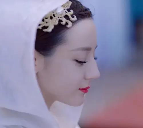 《枕上书》迪丽热巴随口一句话,彻底火了,成00后女生告白神句休闲区蓝鸢梦想 - Www.slyday.coM 《枕上书》迪丽热巴随口一句话,彻底火了,成00后女生告白神句休闲区蓝鸢梦想 - Www.slyday.coM