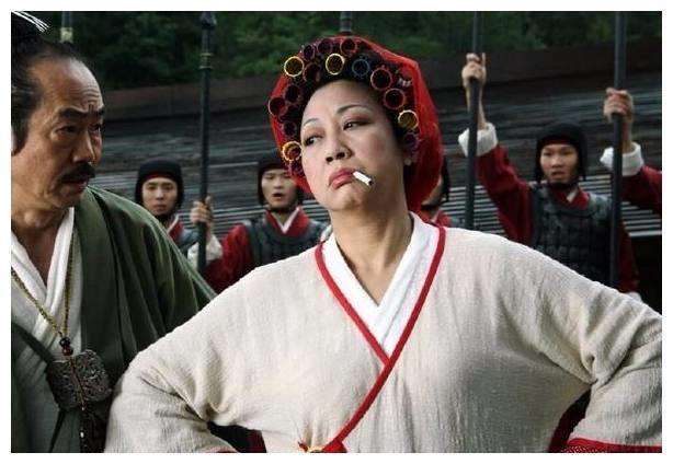 她是周星驰三顾茅庐请出来的人, 在她眼中演戏, 还不如自己的麻将