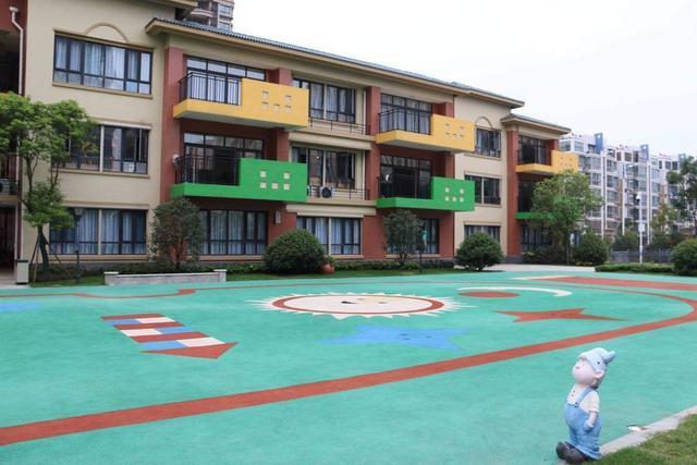 孩子上幼儿园,私立还是公立好?资深园长:看准三项指标