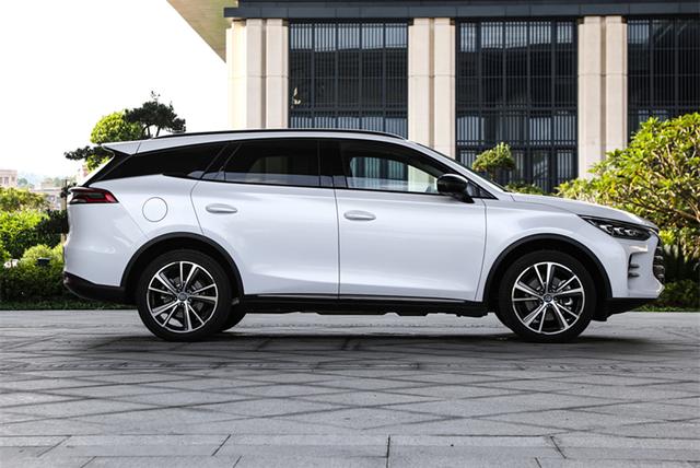 新款比亚迪唐或将于8月亮相，内外都采用家族式设计语言