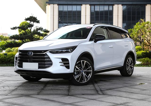 新款比亚迪唐或将于8月亮相，内外都采用家族式设计语言