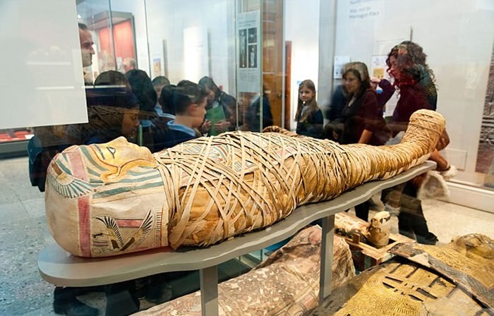 古埃及木乃伊制成历程,步骤繁琐工艺恐怖,大多数人不愿看下去