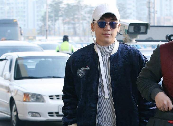 哪儿来的自信？朴有天涉毒丑闻后仍坚持出写真，一本售价超500元