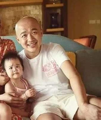 和家人共用一张脸的明星们,看完别笑|家人|父亲|女儿_新浪新闻