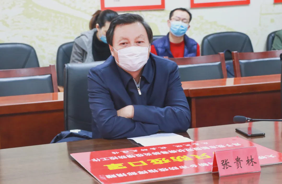 新乡市政府副市长李瑞霞,副秘书长邓国永,副秘书长李亮,市教育局副