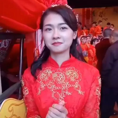 网红翁佳娜曾因一身红衣火遍全网如今2年过去她近况如何