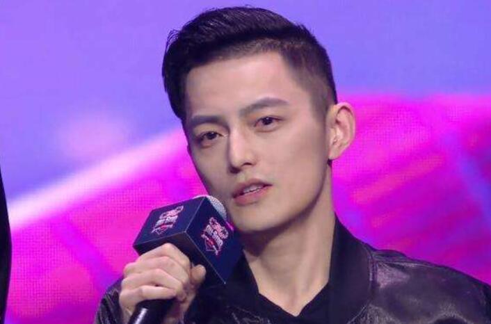 智勋晒出海边全身照,果然是约德尔人,五头身的人太少见了