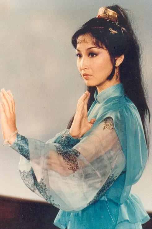 饰演宫南燕的黄杏秀