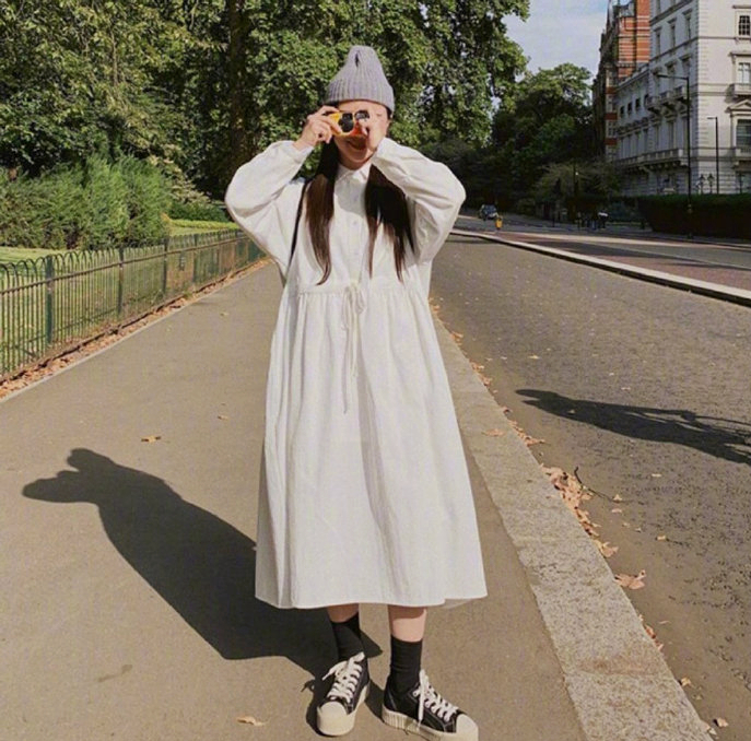小个子也有春天,宽松长裙 帆布鞋,休闲又舒适