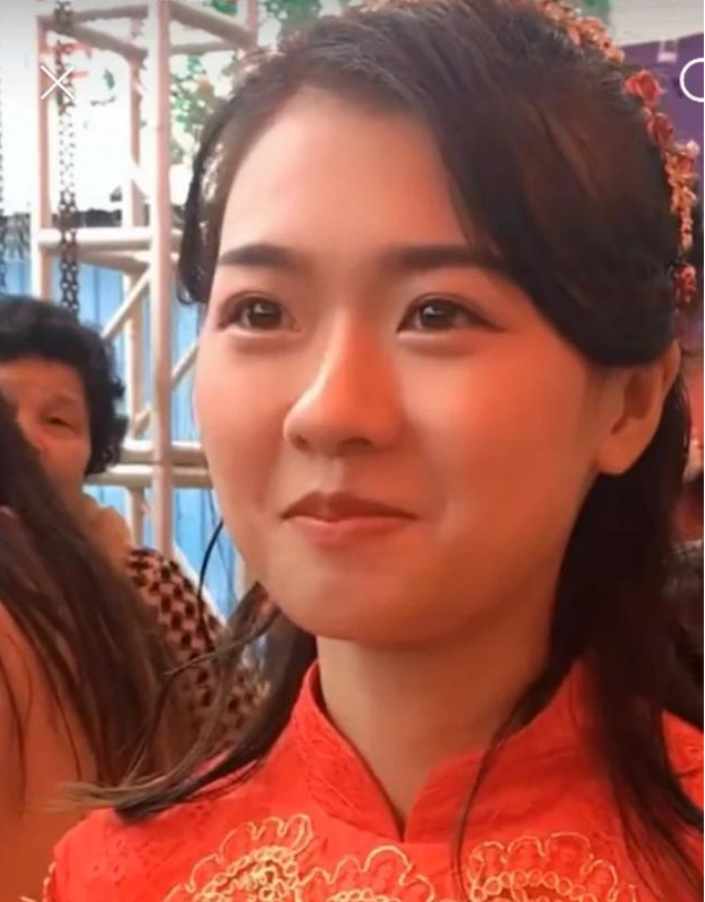 两年前曾经火遍全网的翁佳娜,如今她还好吗?