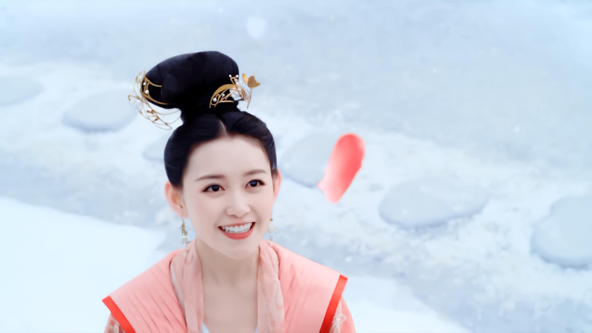 00后蒋依依长大了变化太大不敢认三千鸦杀跳舞美如画