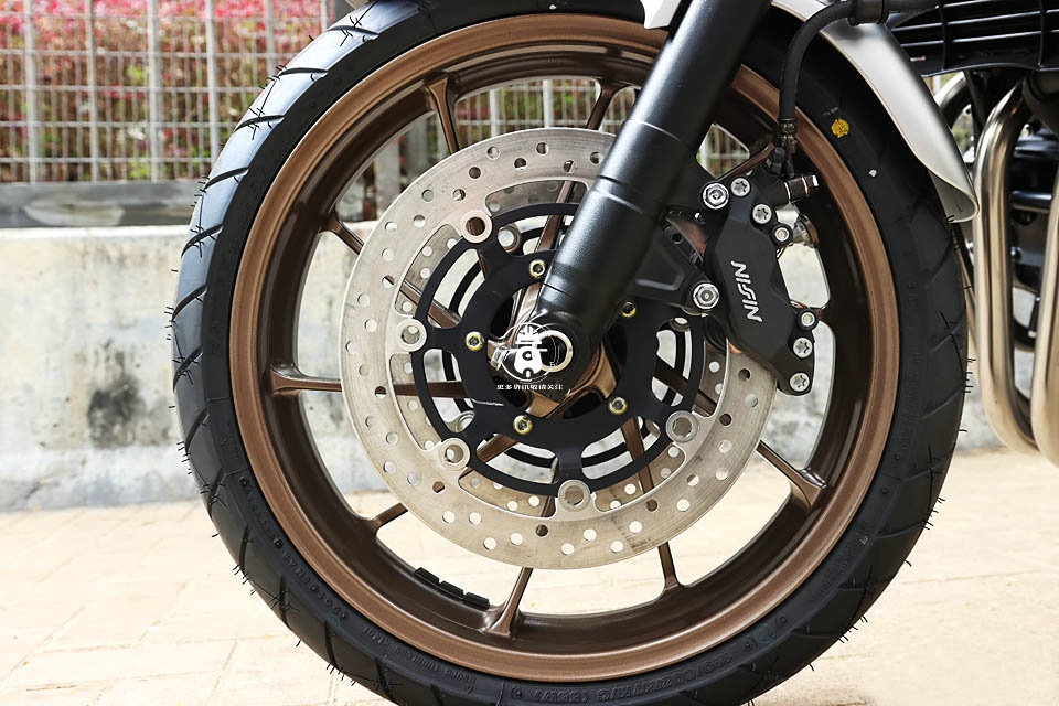 Cb400sf Rim “骑不坏”的CB又更新了 本田CB400SF 2020款实拍解析-新浪汽车