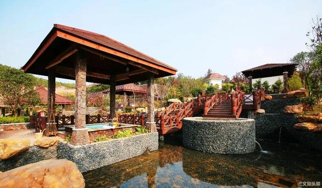 栖凤泉,太乙泉,御风泉奔月泉,沸波泉,浴恩泉,天香泉各个温泉得天独厚